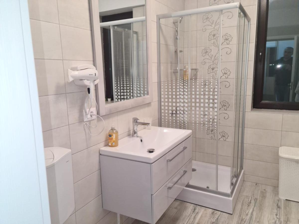 Apartament David Ramnicu Valcea Bagian luar foto