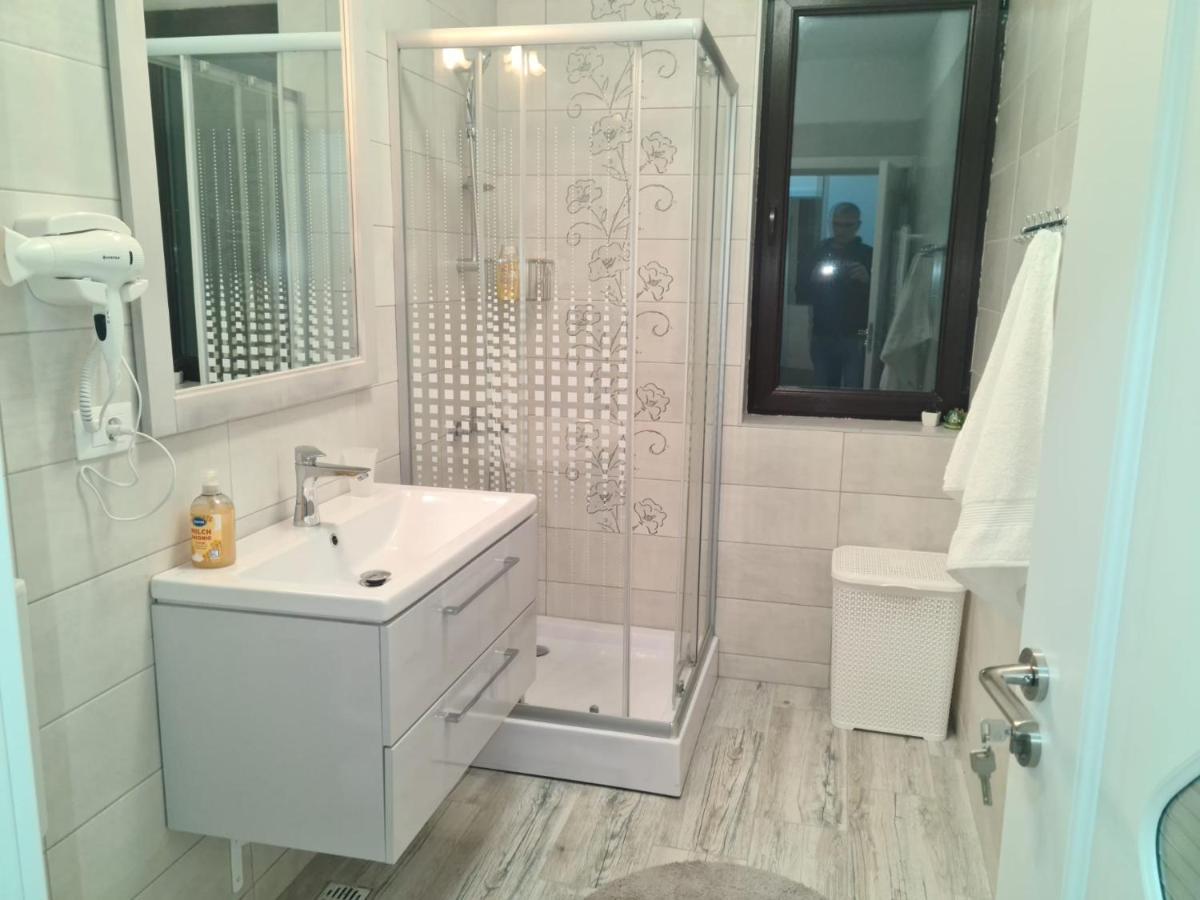 Apartament David Ramnicu Valcea Bagian luar foto