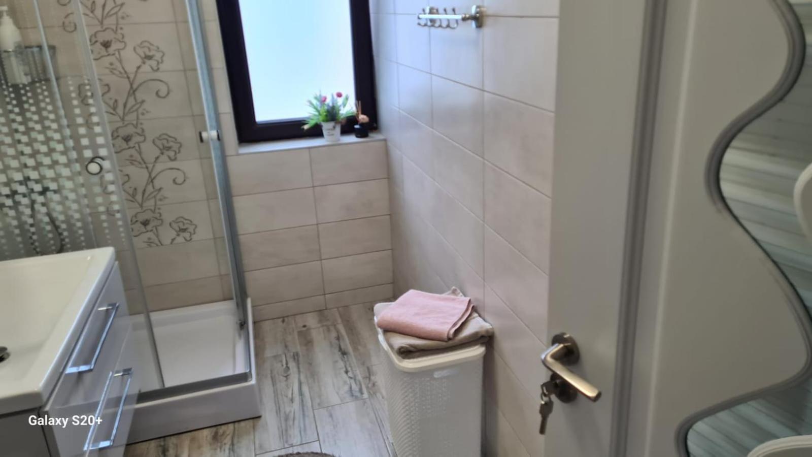 Apartament David Ramnicu Valcea Bagian luar foto